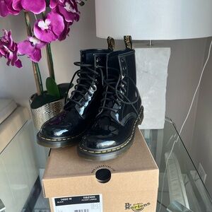 GUC Dr. Martens 1460 Women's Patent Leather Lace Up Boots